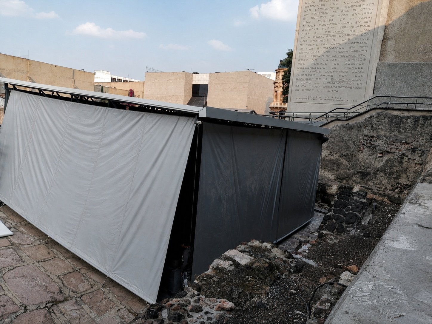 Portada de Sustitución de cubiertas en la Zona Arqueológica del Templo Mayor